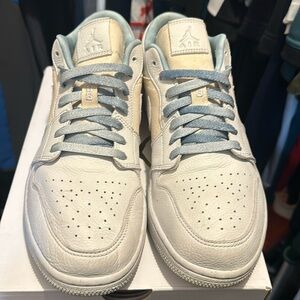 Jordan 1 low size 12w men’s fit 11